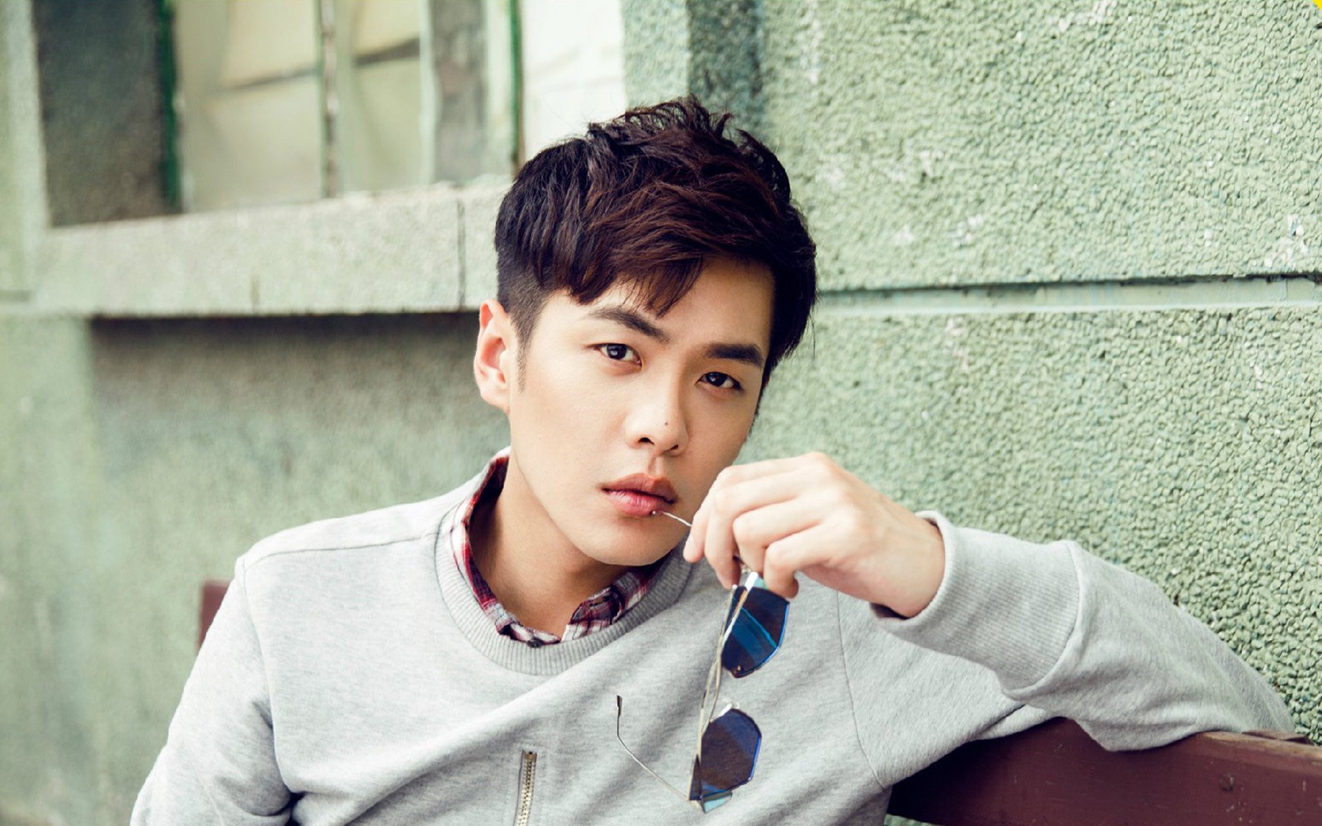 壯觀觀眾席,場外氛圍熱烈,賽事高潮迭起,现场观众