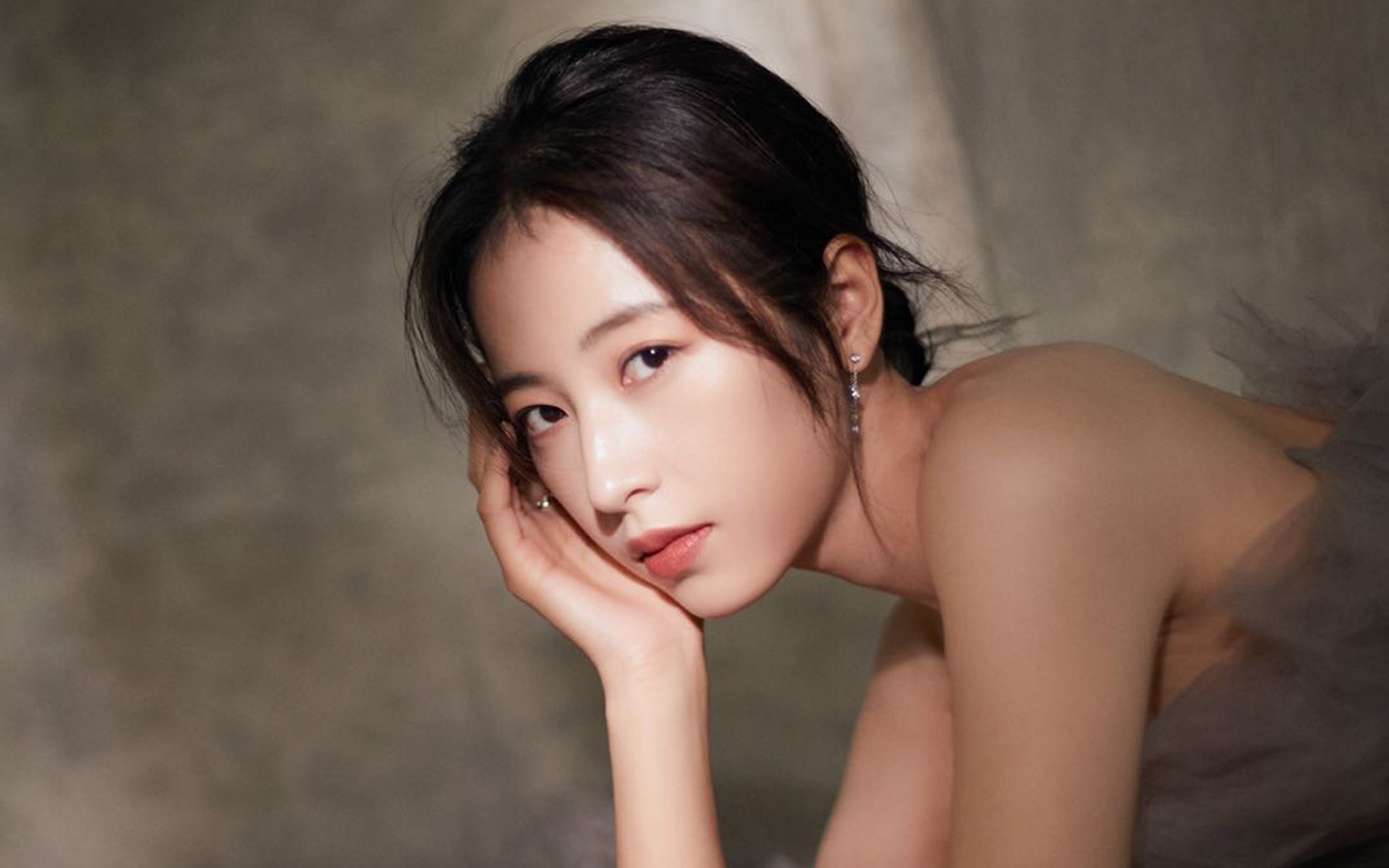 各地推动校园足球联盟成立加强区域内比赛交流,各地发展校园足球应遵循的基本原则是什么