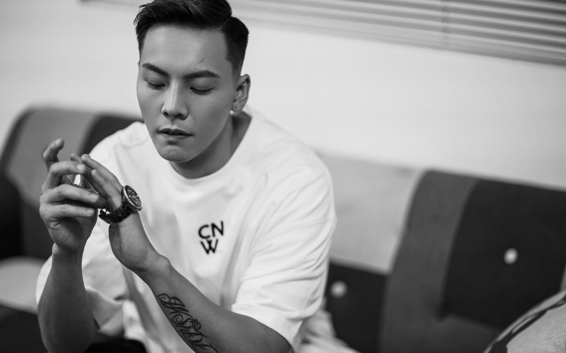 kaiyun官方入口登录-库里称赞年轻球员进步迅速，库里今年个人表现